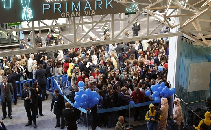 Colas en la inauguración del Primark en Gran Vía, Madrid