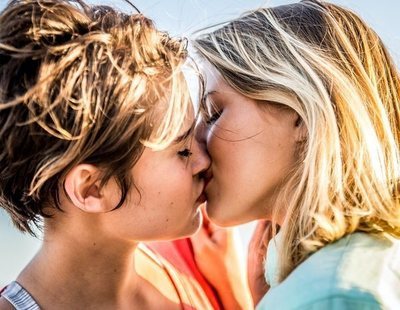Brutal paliza homófoba a dos chicas menores de edad en A Coruña por besarse en público