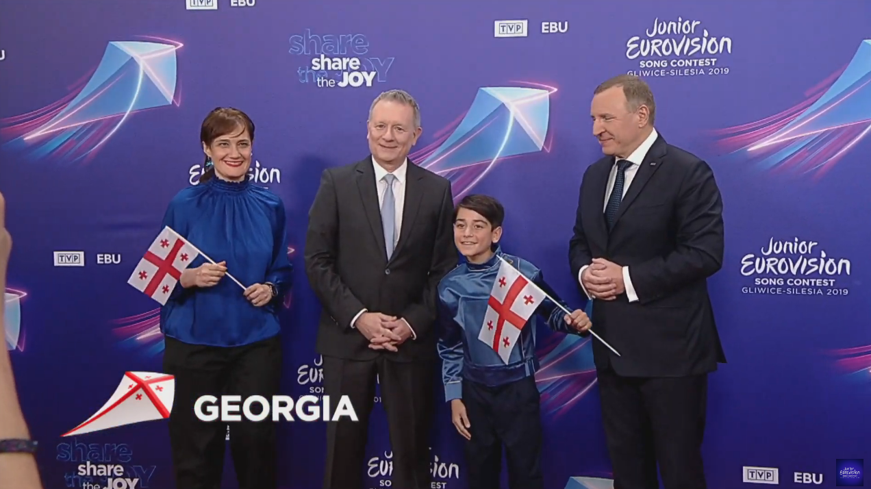 Giorgi Rostiashvili se viste de azul para la ceremonia de apertura. Fue elegido por los telespectadores de 'Ranina' para representar a Georgia en ...