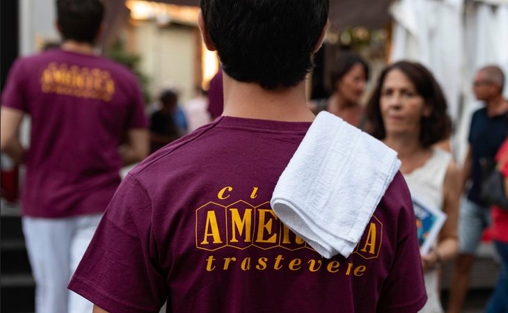 Detalle de la camiseta por la que fueron atacados los jóvenes en Roma