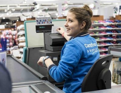 Trabajar en Carrefour: Así son las condiciones y salarios de sus dependientes y cajeros