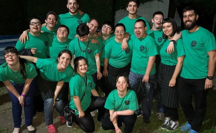 El equipo de 20 personas que actualmente conforma la plantilla de Los Perejiles Eventos