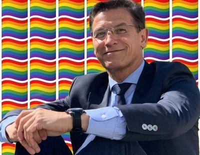 Llenan el Instagram del alcalde de Granada (Cs) de banderas LGTBI por eliminarlas de los semáforos