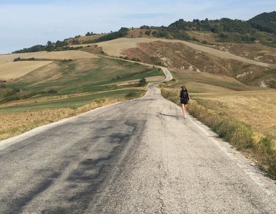 Abandona a un niño en medio de una carretera tras pensar que era homosexual