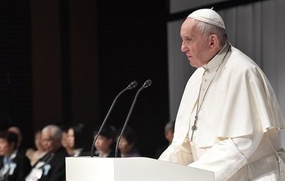 VOX estalla contra el Papa después de que el diario del Vaticano diga que son ultraderecha