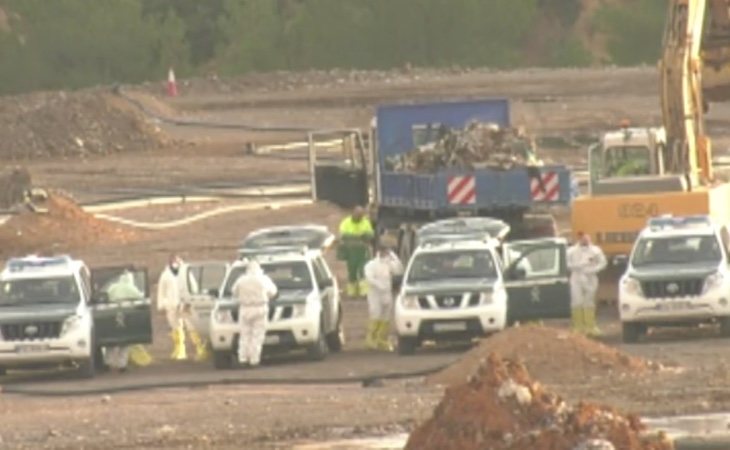 La Guardia Civil inspecciona el vertedero de Dos Aguas