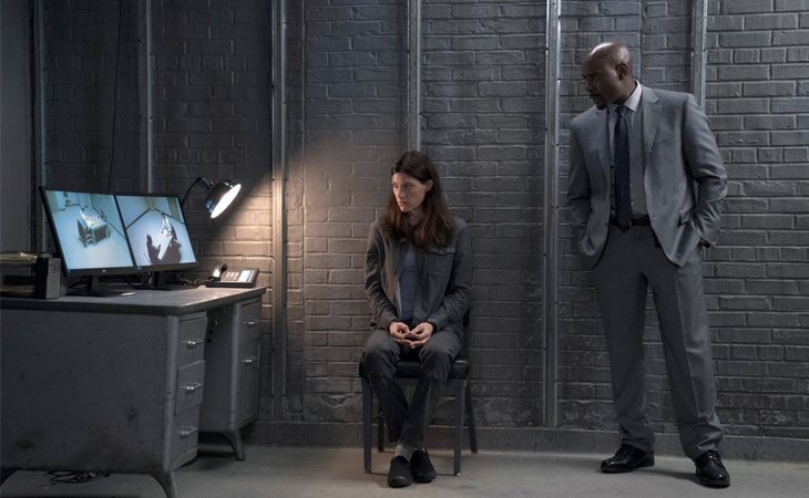 Jennifer Carpenter y Morris Chestnut en 'The Enemy Within'