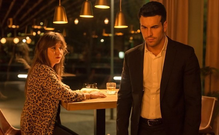 Lola Dueñas y Mario Casas en 'Instinto'