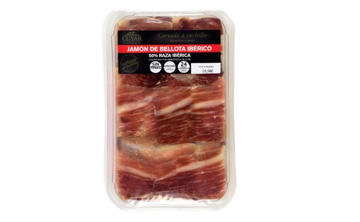 El jamón de Cuyar, envasado al vació y cortado a cuchillo, ha sido valorado como el mejor del mercado