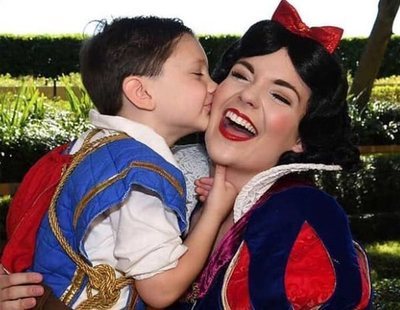 Un niño autista desarrolla sus habilidades sociales gracias a las princesas Disney