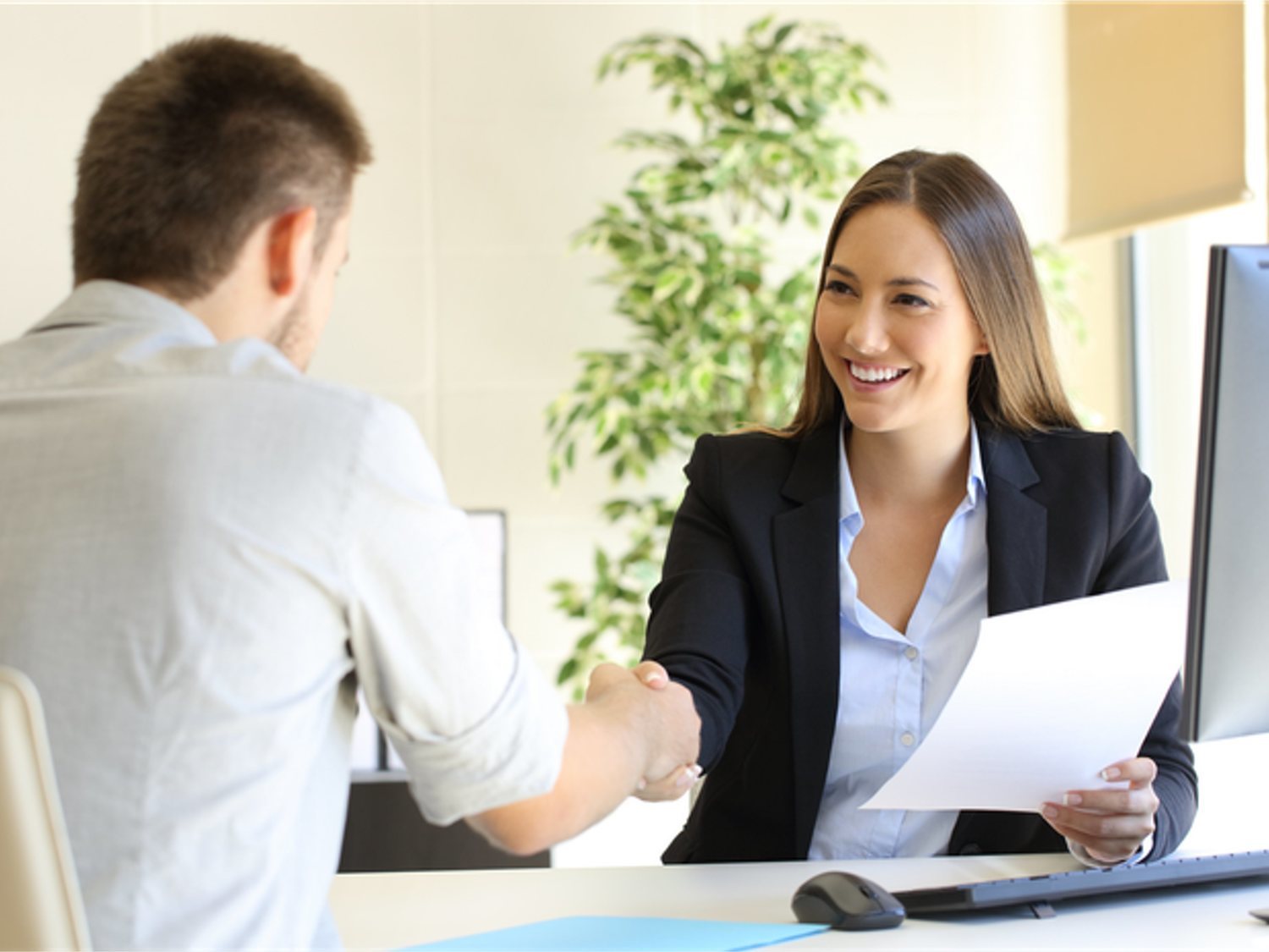 Todo lo que debes preguntar en una entrevista de trabajo para conseguir el puesto, según expertos