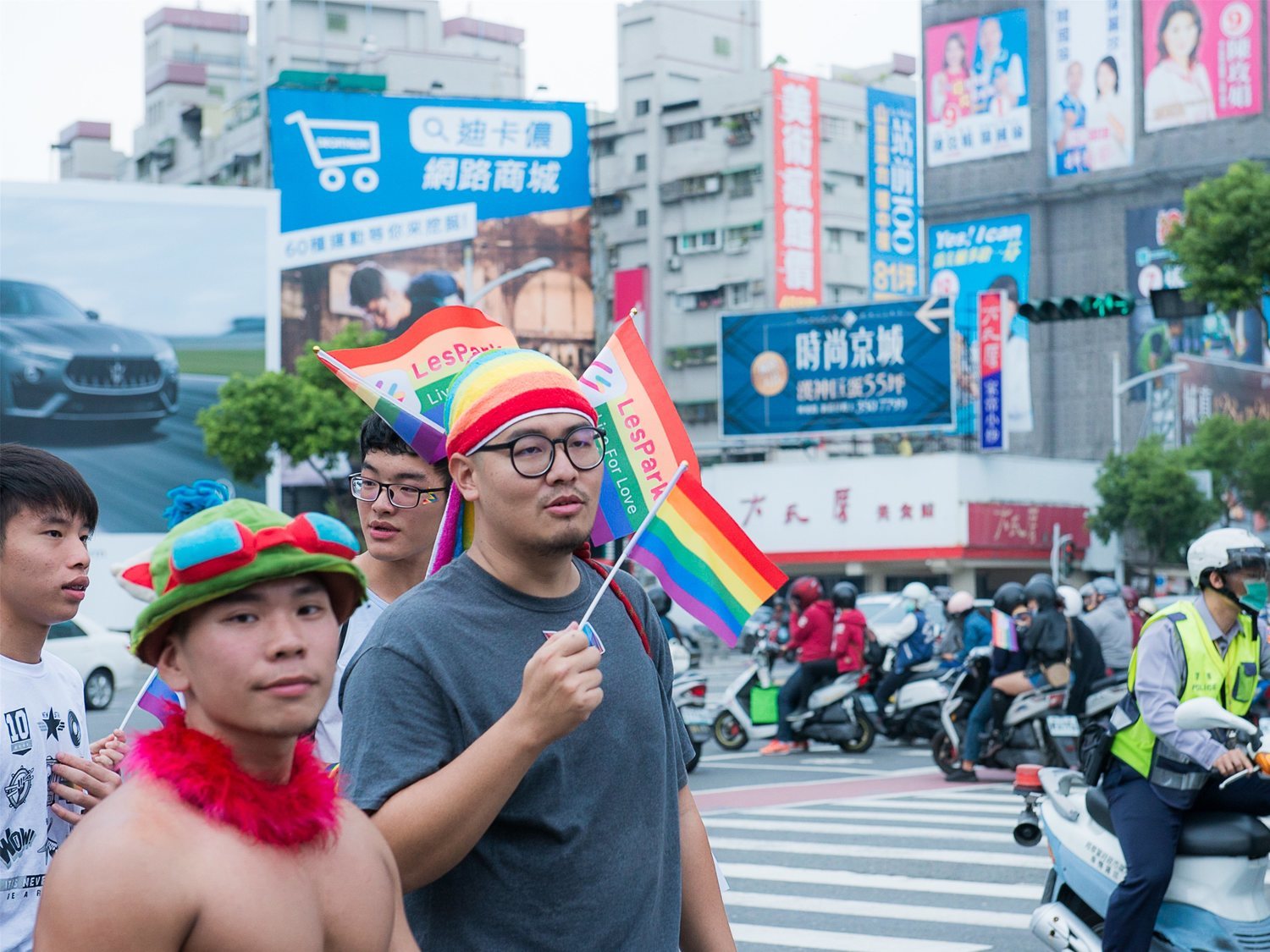 China deja la puerta abierta a aprobar el matrimonio igualitario