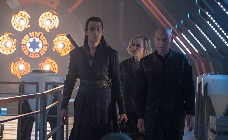 Patrick Stewart, Alison Pill y Evan Evagora en 'Star Trek Picard'