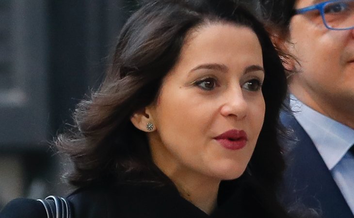 Inés Arrimadas (Cs) insiste: 'Pedimos que el PSOE que echó a Sánchez del PSOE por mucho menos que esto, se digne a levantar la voz'