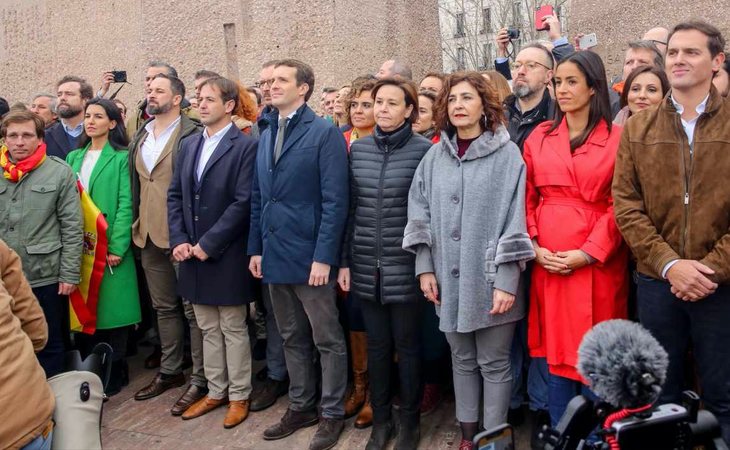 Pedro Sánchez recuerda la foto de Colón entre PP, VOX y Cs con Pablo Casado, Santiago Abascal y Albert Rivera y las consecuencias que tuvo ...