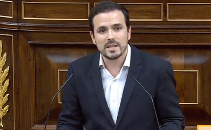 Alberto Garzón (IU), a la derecha: 'Deberán revisar sus criterios porque prácticamente un 60% de los votantes de este país pertenecen a la ...