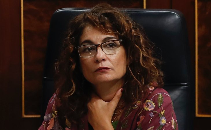 María Jesús Montero (PSOE) vota SÍ a la investidura de Pedro Sánchez