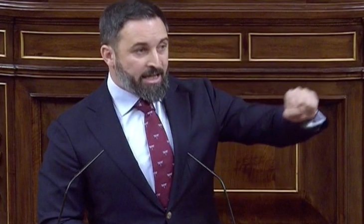 Abascal saca a Stalin en el final de su discurso y grita 'Viva el rey y viva España'