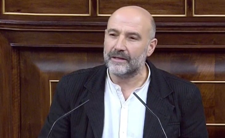 Néstor Rego (BNG): 'Hemos alcanzado un acuerdo para mejorar la Axenda Galega, por ello apoyamos esta investidura'. Lanza un mensaje a la derecha: ...