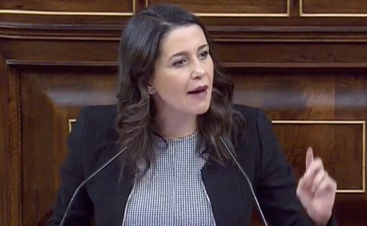 Arrimadas (C's) vuelve a alentar un Tamayazo en el PSOE: '¿No hay ningún valiente en esta bancada?'