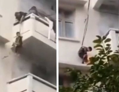 Cuelgan a su nieto de siete años desde el balcón de un quinto piso para rescatar al gato