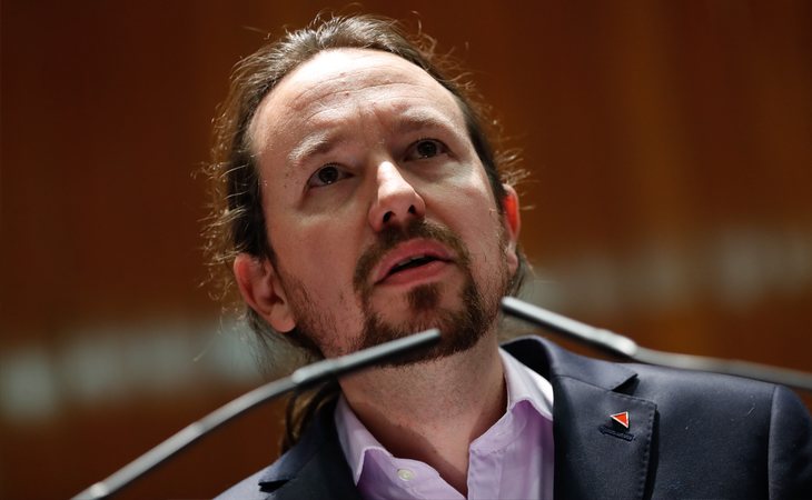 Pablo Iglesias durante la entega de carteras