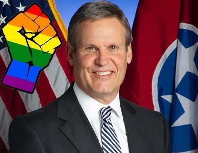 El gobernador de Tennesse firmará una ley que excluirá al colectivo LGTBI para adoptar