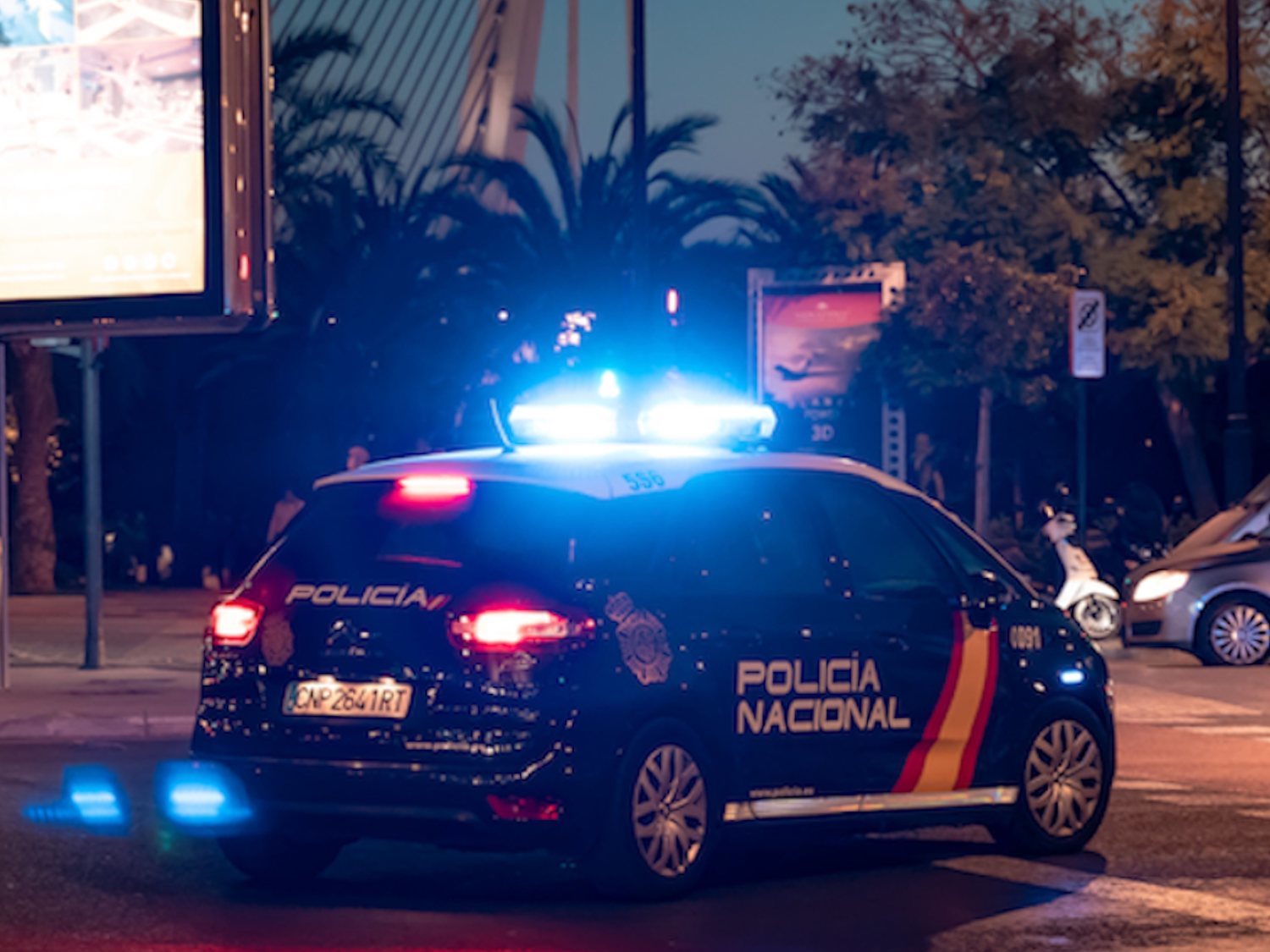 Muere de un infarto en plena calle de Madrid y aprovechan para robarle hasta los zapatos