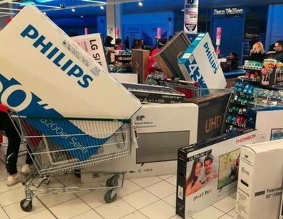 Pánico en el 'híper': a golpes en una tienda tras etiquetar televisores a 30 euros por error