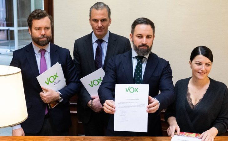 Iván Espinosa de los Monteros, Javier Ortega Smith, Santiago Abascal y Macarena Olona, presentan la propuesta para ilegalizar partidos