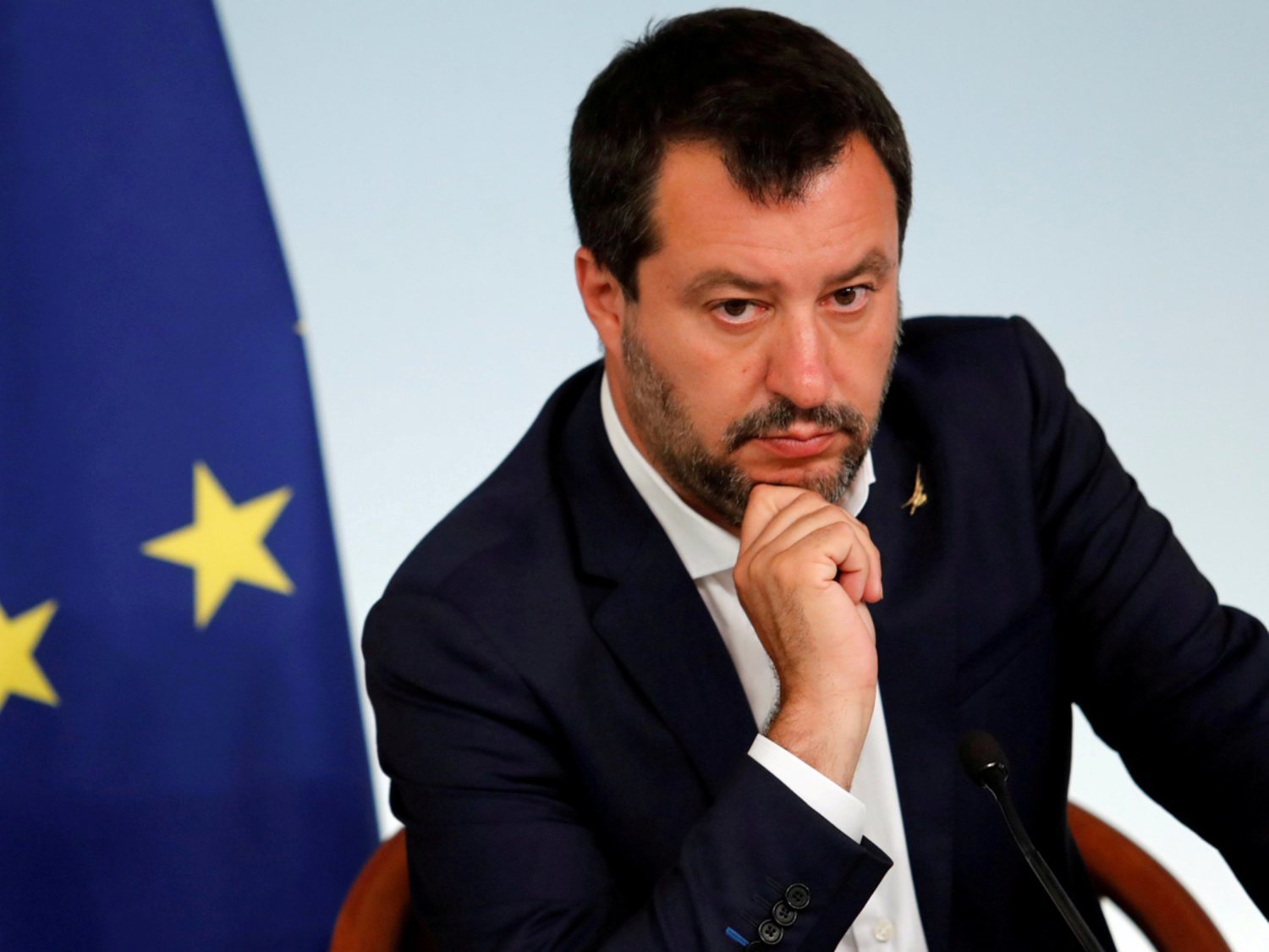 Salvini humilla a una familia tunecina llamando a su casa para preguntarles si venden droga