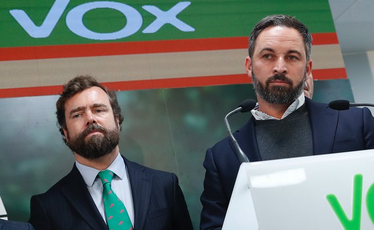 Iván Espinosa de los Monteros y Santiago Abascal cobraron de un grupo iraní cuando se fundó VOX