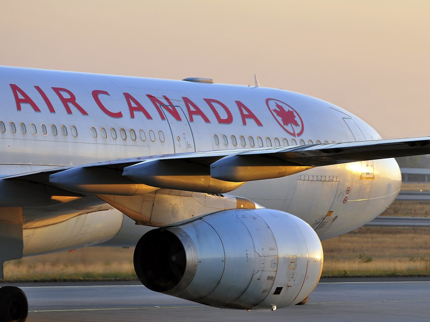 El avión de Air Canada aterriza en Barajas sin incidentes