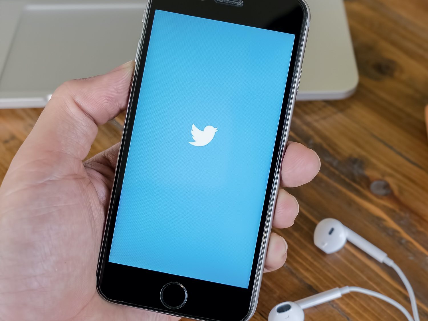 Twitter podrá eliminar o etiquetar el contenido audiovisual manipulado