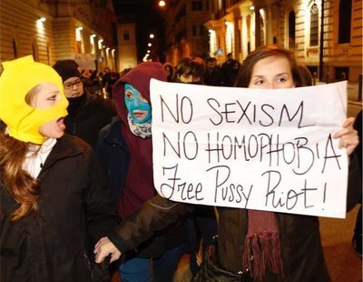 La policía rusa impide a las Pussy Riot grabar un vídeo por "promover la homosexualidad"