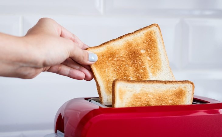 Tomar dos o más tostadas al día está relacionado con el sobrepeso