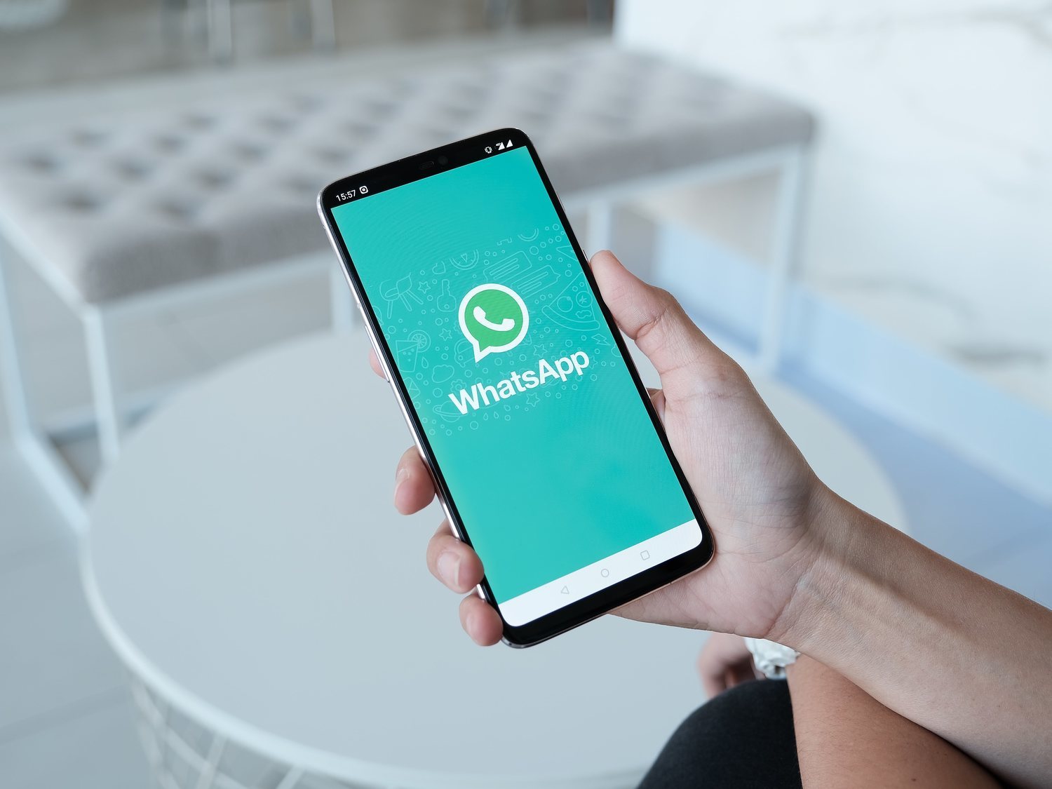 El fallo de WhatsApp que permite acceder a grupos y conversaciones privadas sin permiso