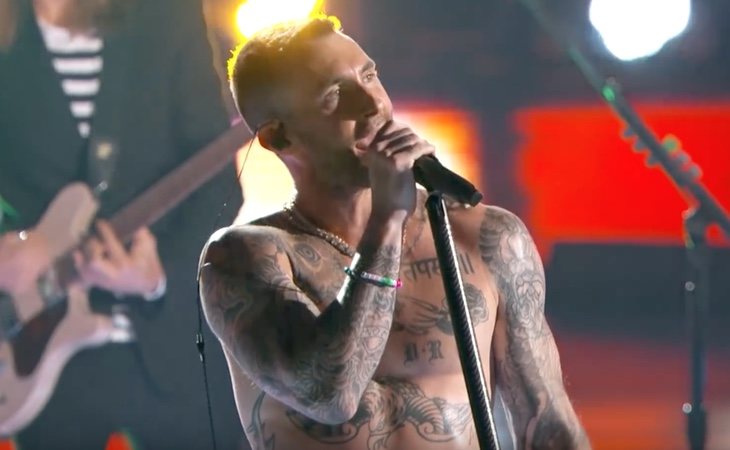 Adam Levine en la Super Bowl de 2019