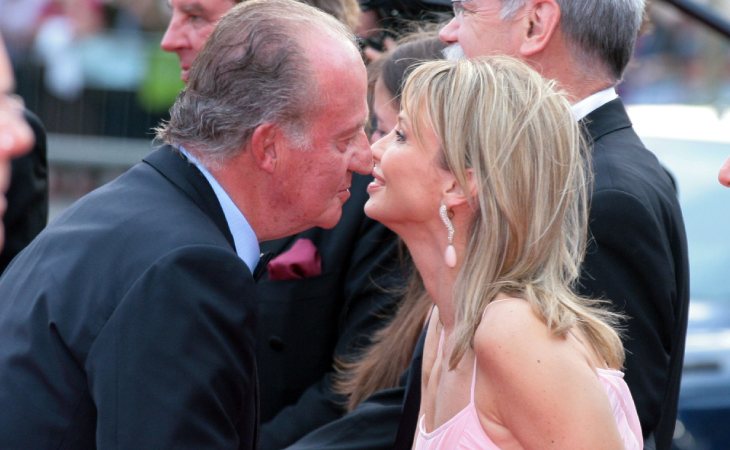 El rey Juan Carlos se reunió con Corinna cuando amenazó con tomar medidas legales