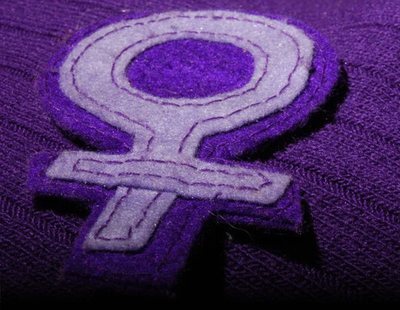 8M, Día de la Mujer: ¿Por qué el morado es el color del feminismo?