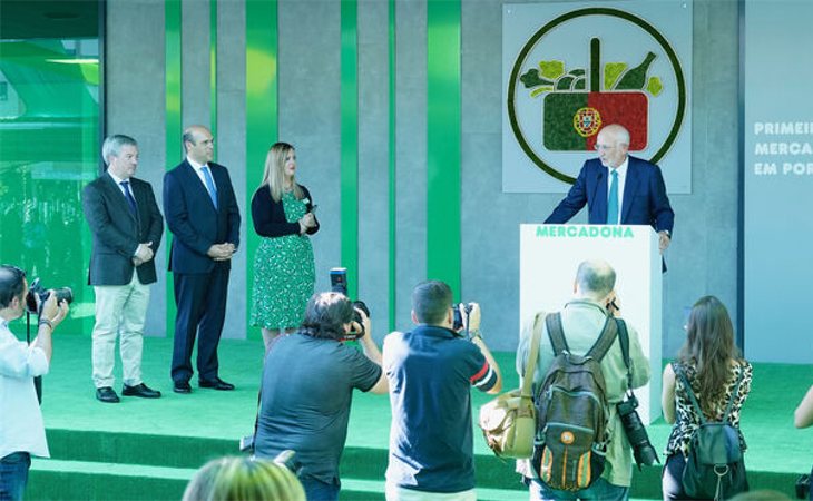 Juan Roig durante la presentación del primer supermercado Mercadona en Portugal