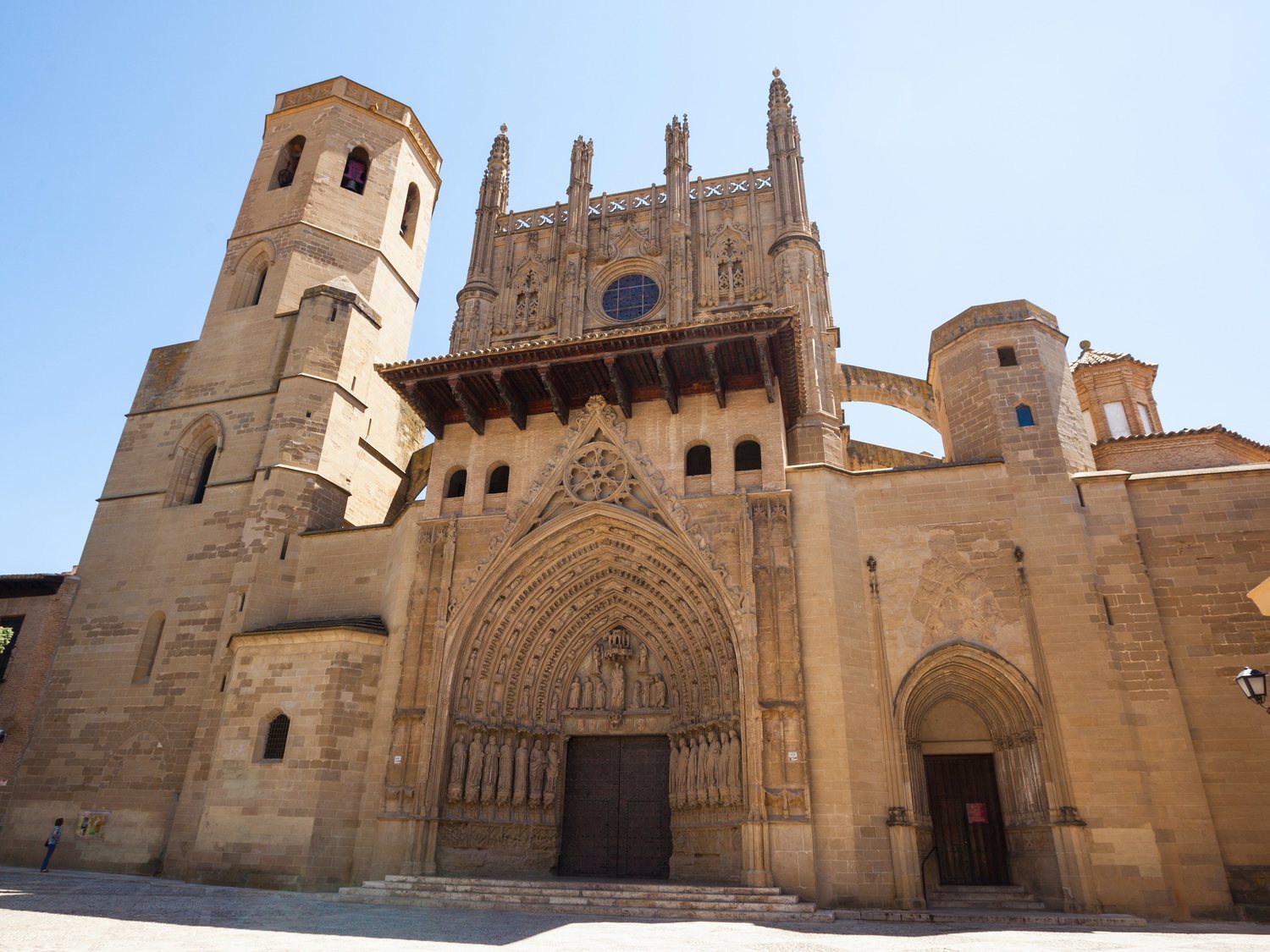 La Catedral de Huesca intentará frenar al coronavirus con el Santo Cristo de los Milagros