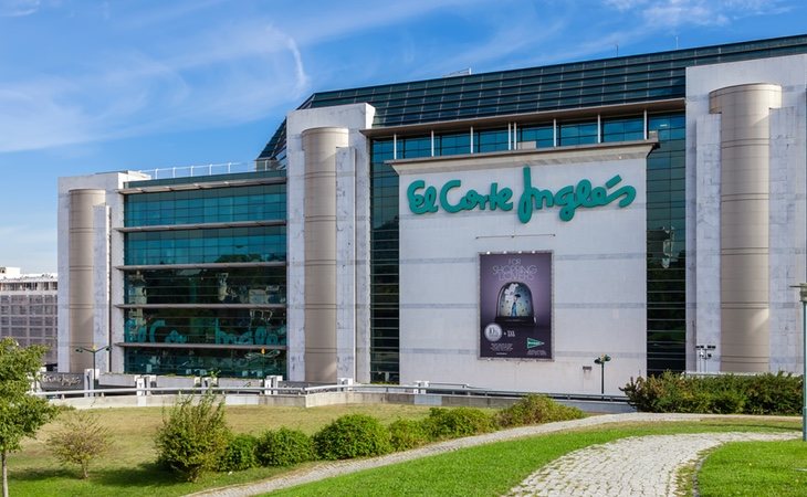 El Corte Inglés ha acelerado su inmersión en el modelo de venta online programada a medio plazo ante el cierre obligado de sus centros