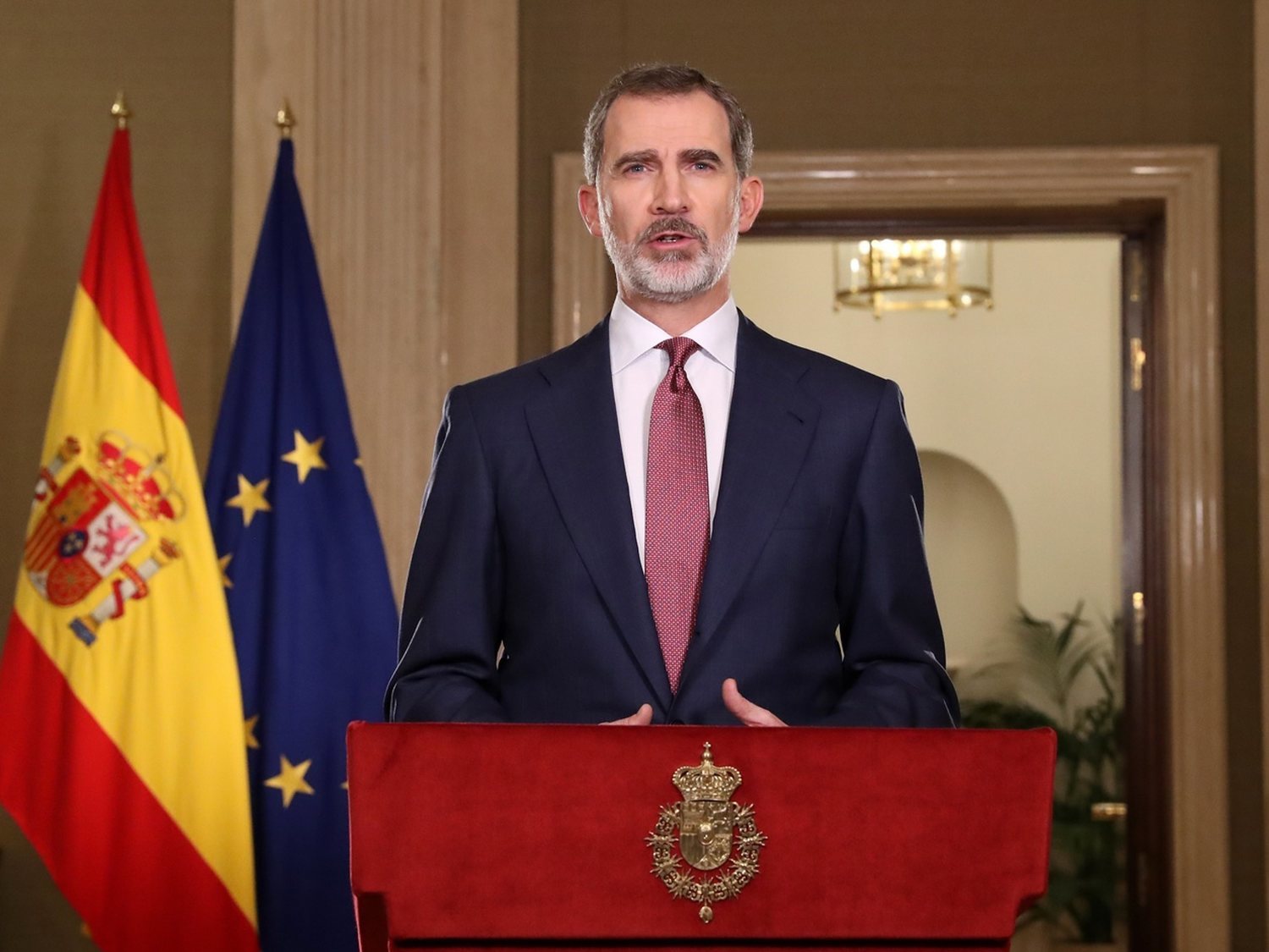 Felipe VI: "Debemos dejar de lado nuestras diferencias, tenemos que resistir y aguantar"