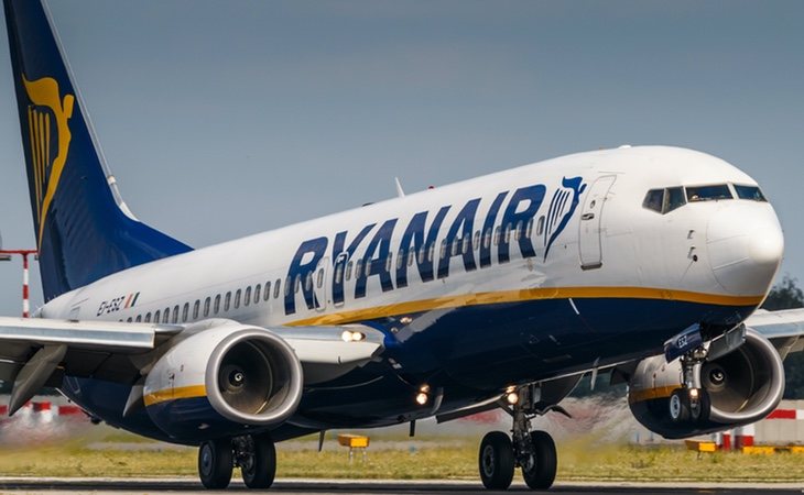 Ryanair recortará el sueldo de sus empleados