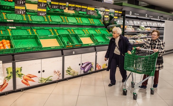 Los supermercados enfrentan más restricciones en algunas localidades