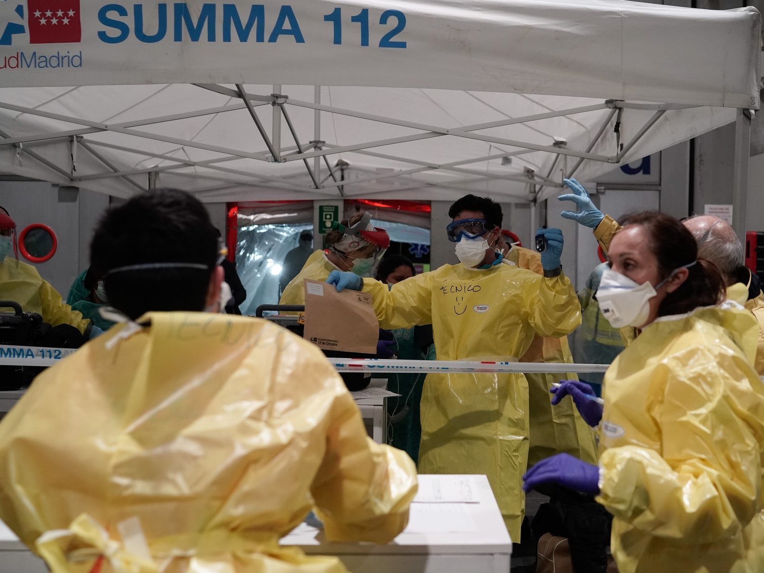 Madrid busca urgentemente médicos, enfermeros y voluntarios para combatir el coronavirus