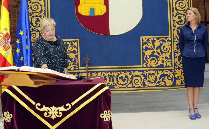 La presidenta de la asociación de víctimas del coronavirus, tomando posesión como secretaria de Asuntos Sociales de Castilla-La Mancha por orden de Cospedal