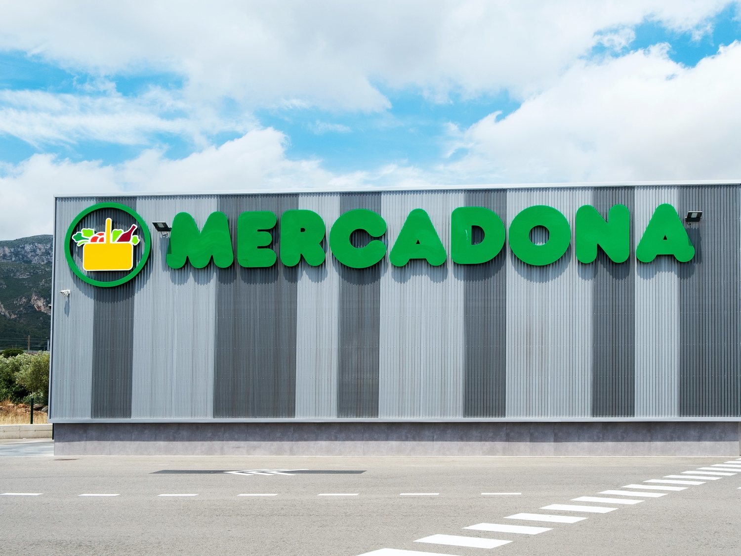 Compra una bolsa de verdura de Mercadona y se encuentra una piedra de carbón de 132 gramos