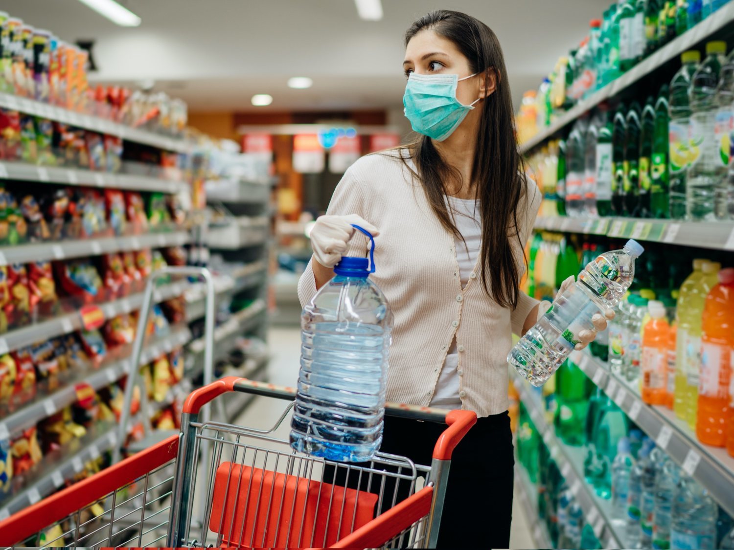 ¿Me puedo contagiar por el coronavirus por ir al supermercado? El vídeo que pone en alerta